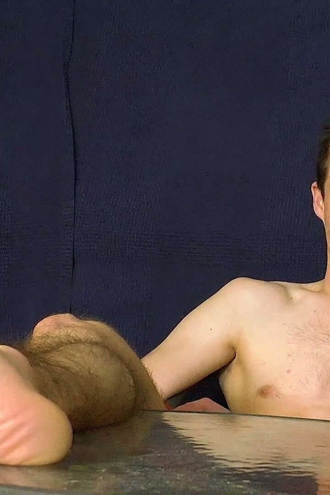 Crown of Victory: Bound Beneath Young Footballer Kupen’s Winning Soles
