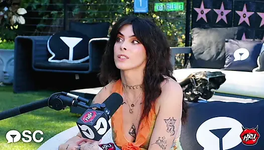 Genna james dientot habis-habisan sama salah satu rising star terpanas di webcam