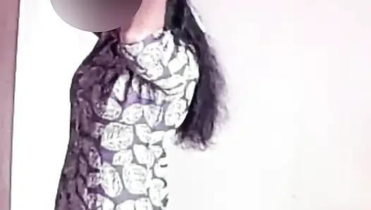 Cewek seksi india dengan toket besar lagi mandi dan ganti baju