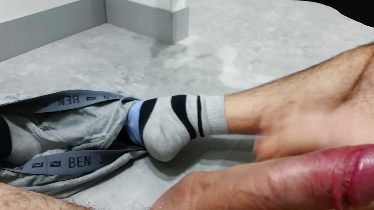 Член Ручной Минет В Примерочной Магазина