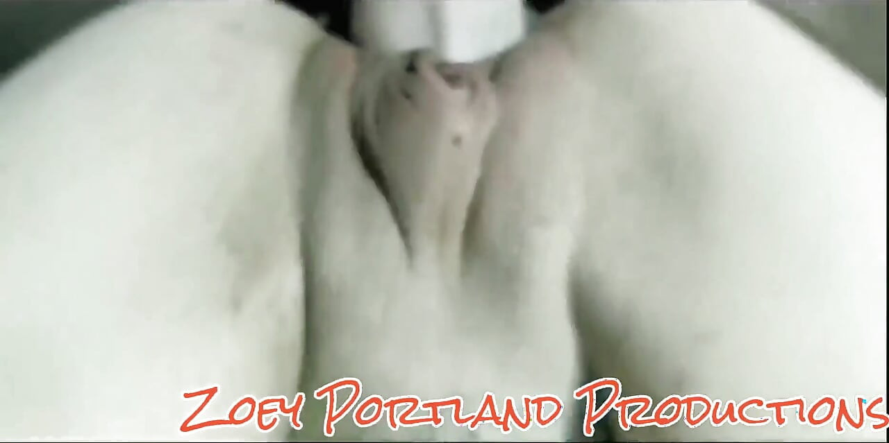 Zoey Portland Proving She Is Not a Hot Lesbian MILF but a Hot Bisexual Stepmom Next Door!! She Has a Crush on Comatozze Cums Har