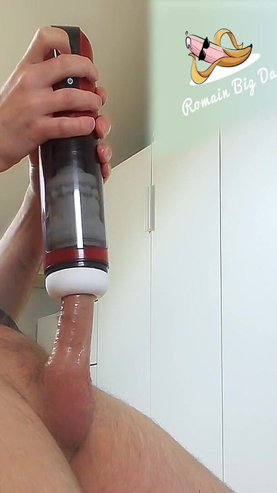 来自“Autoblow 强吮吸男性手淫者激烈高潮”的精彩时刻