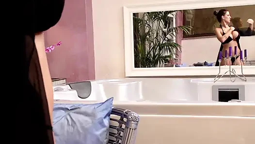 Adegan hot tante seksi bertato dan cewek rambut pirang yang lagi sange berat