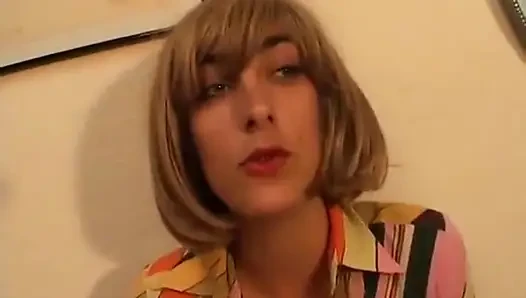 Стриптиз-интервью Christine