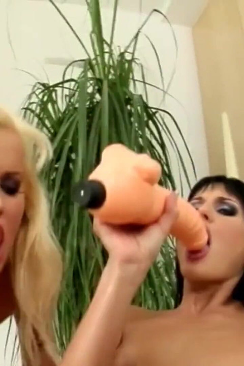 Gorgeous Czech Babes Fisting Eachother