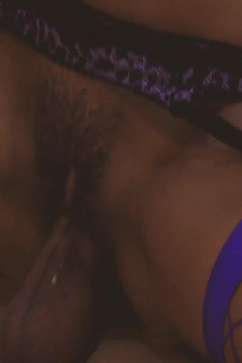 Adegan 4_a adegan yang 4_a tante seksi rambut pirang dengan lingerie seksi ini memutuskan untuk seks threesome dan saling jilat sperma