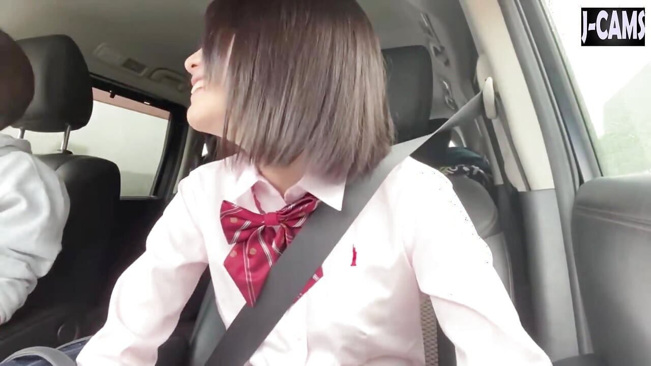 Encontro de cosplay. Menina tímida em um ousado passeio ao ar livre part1