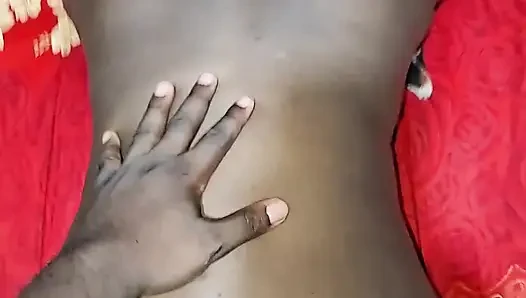 Я моею большие ягодицы этой шлюхи