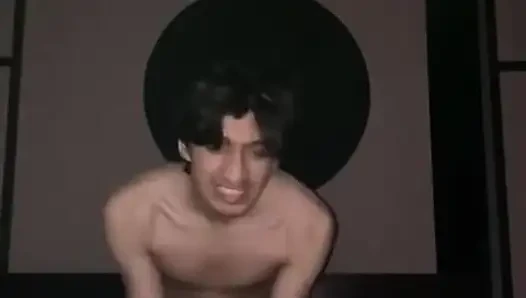 Arka çekimleri seviyor