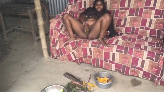 Nai bhabhi ko sabji karte waqt khire se chudai ki