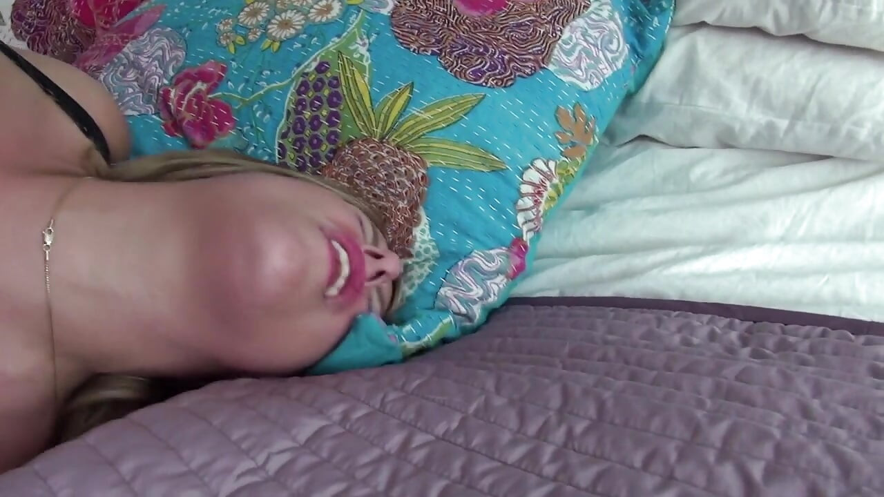 A nagy seggű barnát megdugják