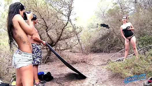 Curvy young babe gets pussy pounded in the forest after nude photo shoot