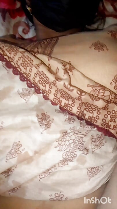 Ik neuk de strakke kut van mijn vrouw zo hard - Geile desi dorpskut