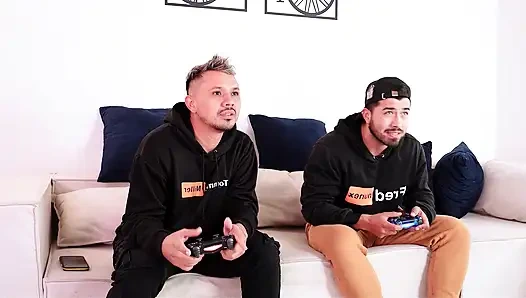 sama teman ayah tiriku di perumahan