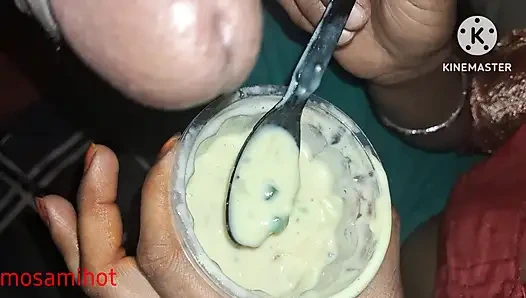 The sister-in-law of the village put cream in milk and put it in the mouth of the land.