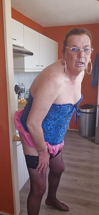 Ich genieße meinen dildo und eine zigarette