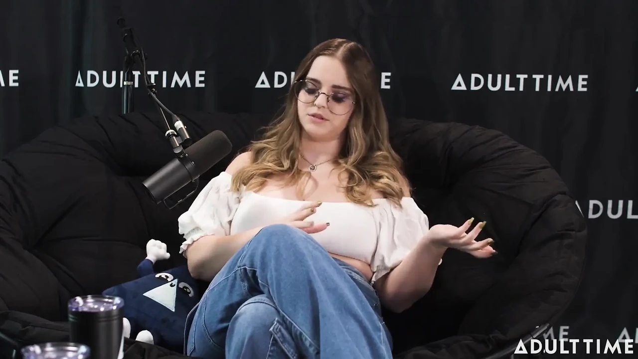 Codi Vore & Siri Dahl Vorarephilia, Edge Masters, & Breast Reductions | the Adult Time Podcast