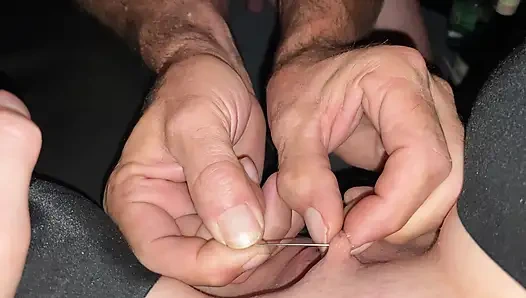 Lara iğneleri seviyor