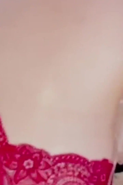 Big Dildo Fucks Her Pussy to Big Squirt