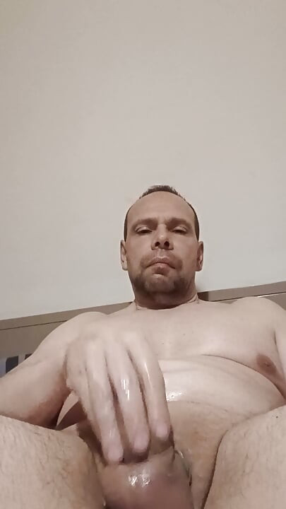 It's hard to get hard tonight, no one turns me on cam