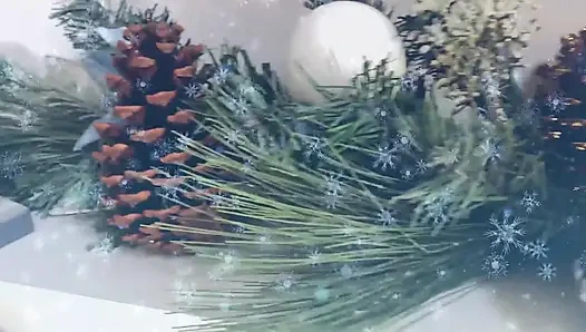 Der weihnachtsmann steht in diesem Jahr auf der frechen Liste und bekommt zwei pawgs unter ihrem weihnachtsbaum zum ficken