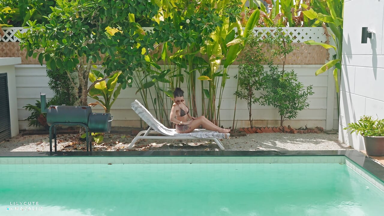 My Horny Stepmom Sunbathed Naked and Showed Me What It Means to Fuck