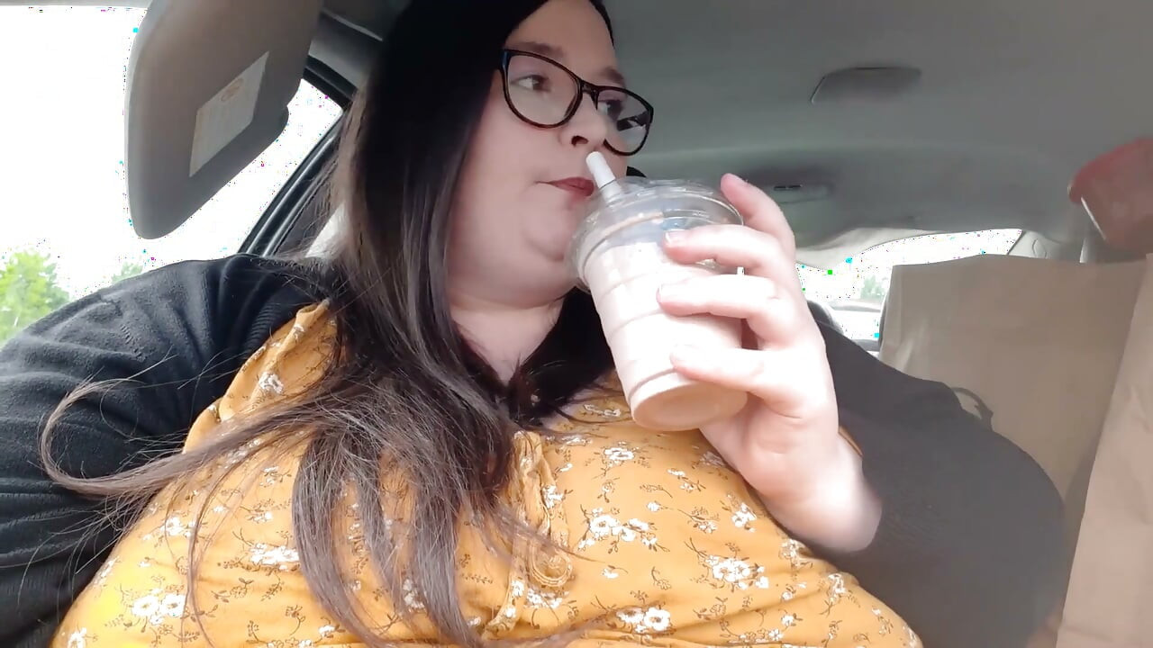 Ssbbw bbw indulges in kfc finger licking