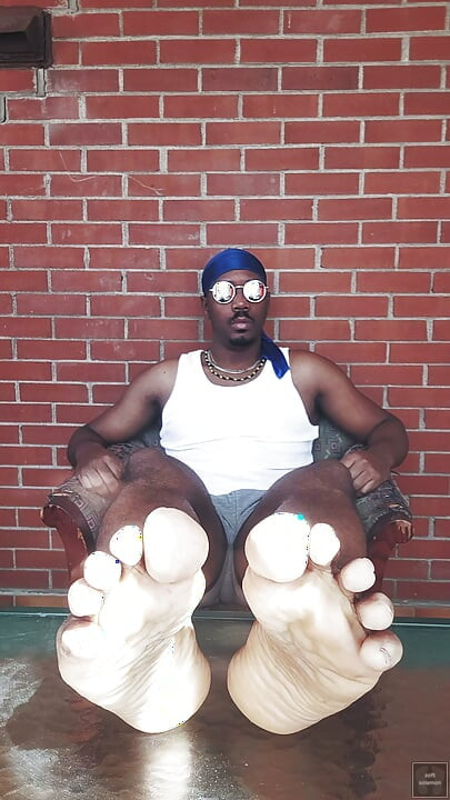 Moving smooth male soles (2026)