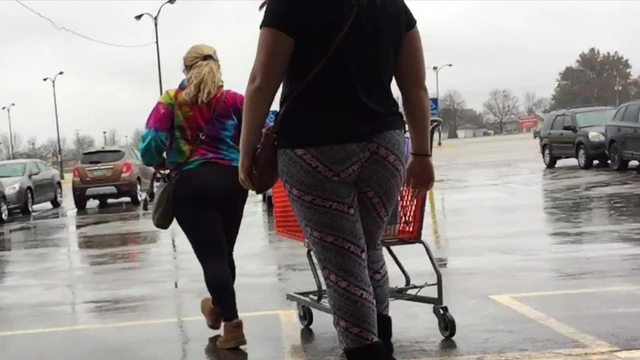 Pair of Thick and Jiggly PAWGS