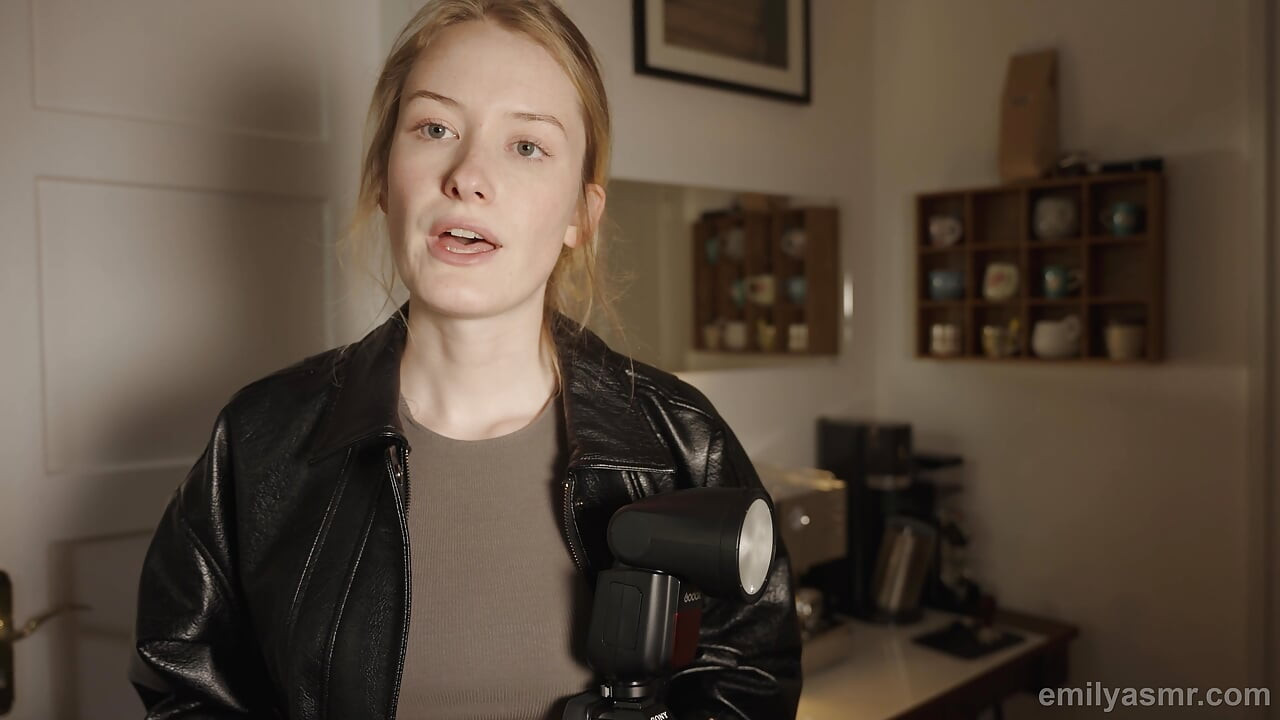 O fotógrafo da ASMR precisa de um modelo masculino ... Ela precisa de você!