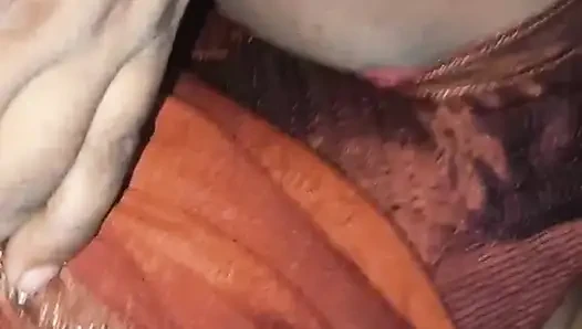 İngilizler gibi amımı yalıyor ve sikiyorum