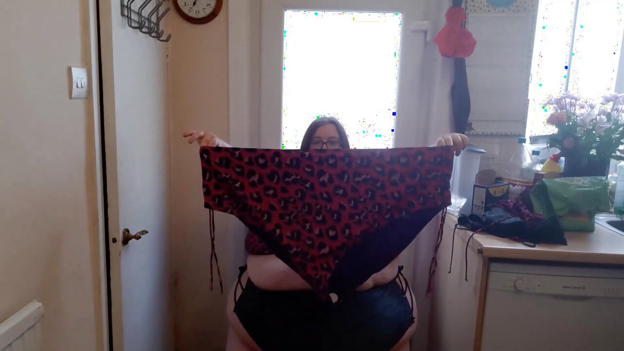 SSBBW prøver nye bikinier feit mage rumpe