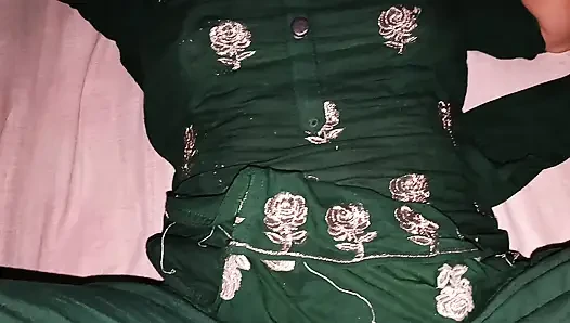 Gadis imut 18 tahun, toket besar alami dan memek sempit ngentot hardcore di kamar hotel.