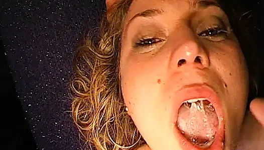 Blondes Schätzchen Lutscht Massiven Schwanz Und Wird Muschi Hart Geritten