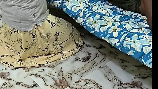 Pemberi pinjaman menikmati dengan istrinya karena tidak memberikan uang yang tidak terobati