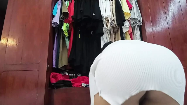 Changing clothes with a very sensual maid