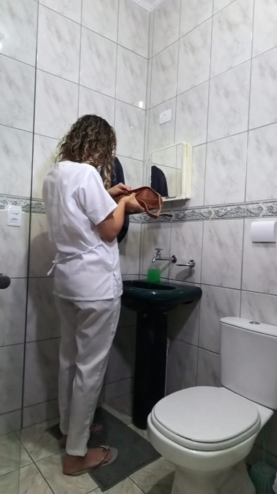 Η ρουτίνα της υπηρέτριας στη νέα της δουλειά. | Κλιπ 1