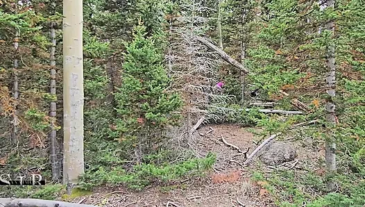 Шлюховатая хотвайф Polyjswitch находит большой лес в лесу