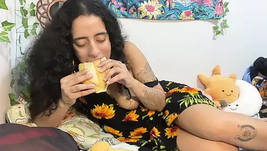 Sarapan bareng dewi memek berbulu