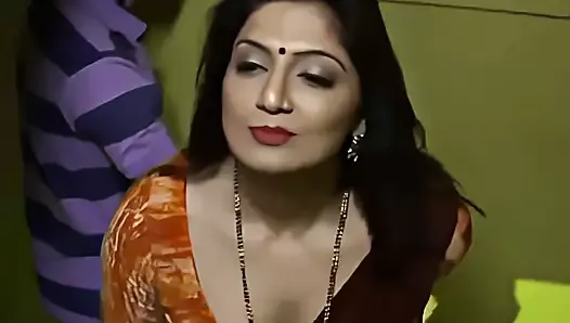 Indian mature aunty seduction