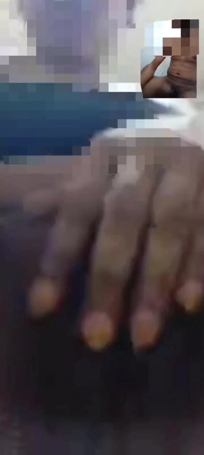 Zapanjujući trenutak iz "Ja i moja zgodna nestašna seksi žena Sumy samozadovoljavanje seksa u video pozivu"