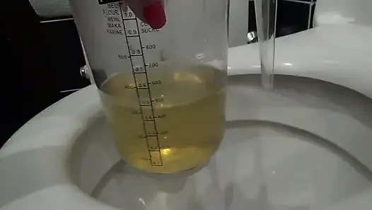 Sexy kate pinkelt für dich