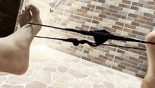 Красивая сводная сестра любит играть со своим клипторисом перед отъездом в колледж