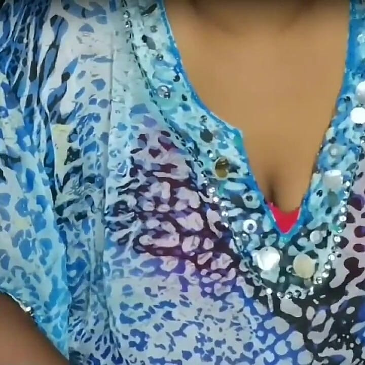 Sri Lankan MILF Cam Session with Her Fans