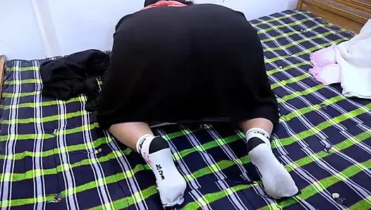 Индийская горячая жена показывает свою огромную задницу и дырку в киске с большими сиськами