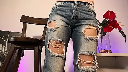 Desperate to Go to Thw Bathroom I Pee My Jeans