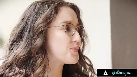 GIRLSWAY - All Naturals бывшие одноклассники Josie Boo и Calita Fire реализуют их давку для друг друга