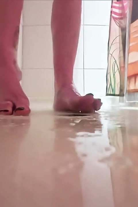 67 Giantess Shower POV Size 16 Feet & Mouth Play Ending