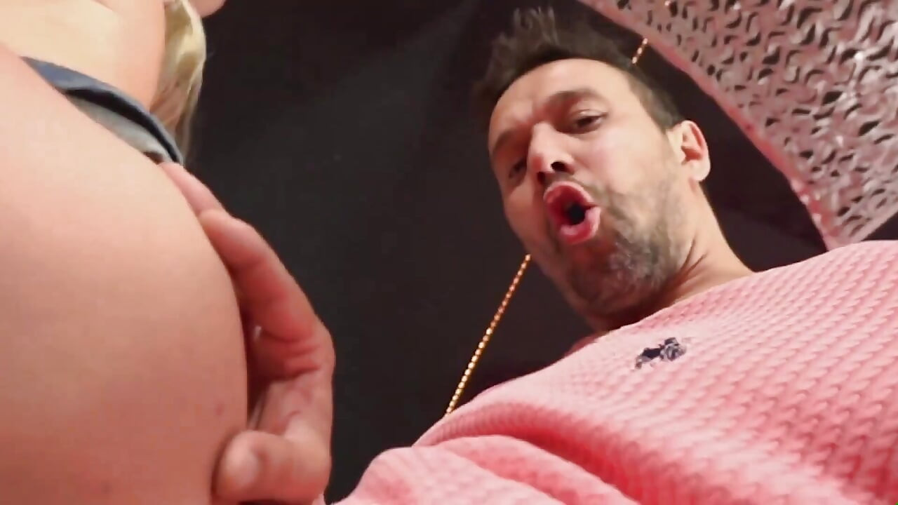 Pelacur porno Jerman amatir dientot dan difilmkan