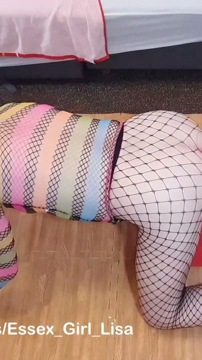 Essex Girl Lisa anal orgasms on the fucking machine | Clip 2